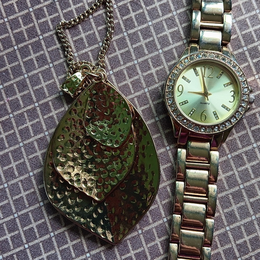 Gold Tone Ladies Watch & Leaf Pendant Necklace, Gold Tone, Nwots..
